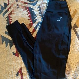 Gym shark leggings
